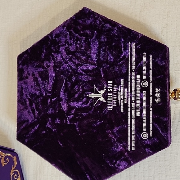 Blood Lust Eyeshadow Palette - Picture 4 of 7